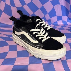 Vans Sentry Wafflecup Old Skool Black and Grey Plaid Sneakers 8W/6.5M